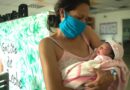 Mléko „plně očkovaných“ matek ohrožuje kojence, někteří zemřeli
