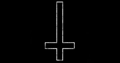 Obrácený kříž jako základní symbol satanismu – poslední dobou je všude