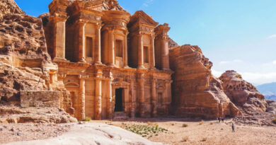 Jsou starověké skalní stavby napůl roztavené pozůstatky pradávné civilizace? Jsou starověké skalní stavby napůl roztavené pozůstatky pradávné civilizace?