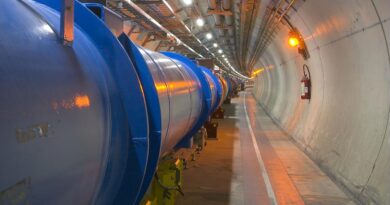 Co je pravým důvodem nové dlouhodobé odstávky LHC v CERNu, která začne už 29. června?